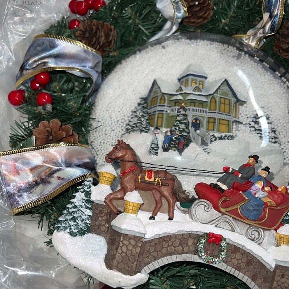 NEW Thomas Kinkade musical wreath Let is snow - Picture 2 of 8